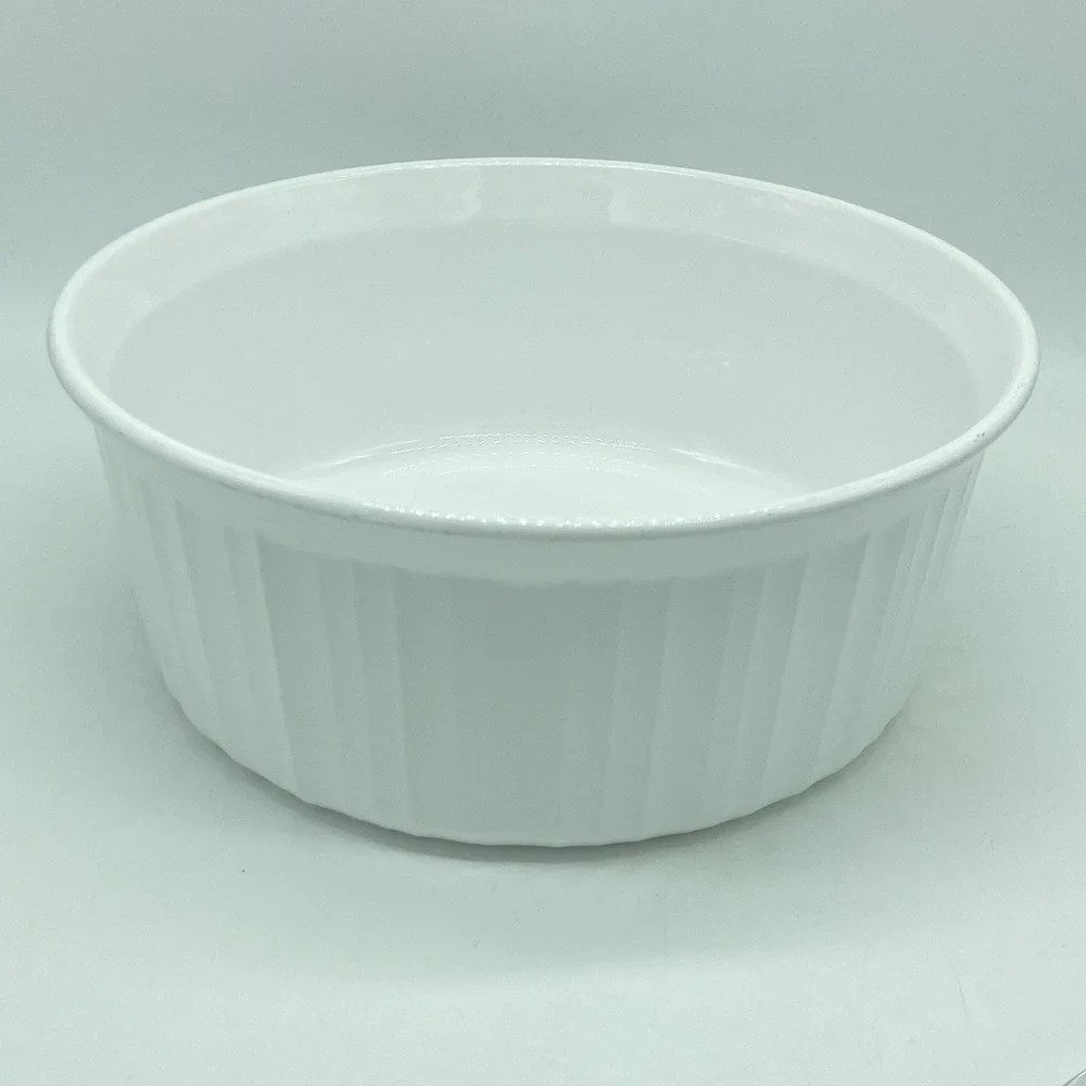 Corning Ware French White 2.5 Liter Round Casserole F-1-B With Lid